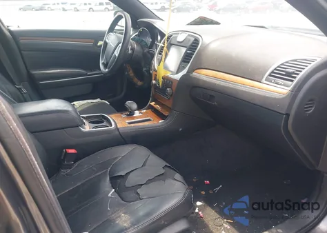 2013 Chrysler 300C John Varvatos Luxury Edition из США, поврежденный, VIN 2C3CCADG3DH659262